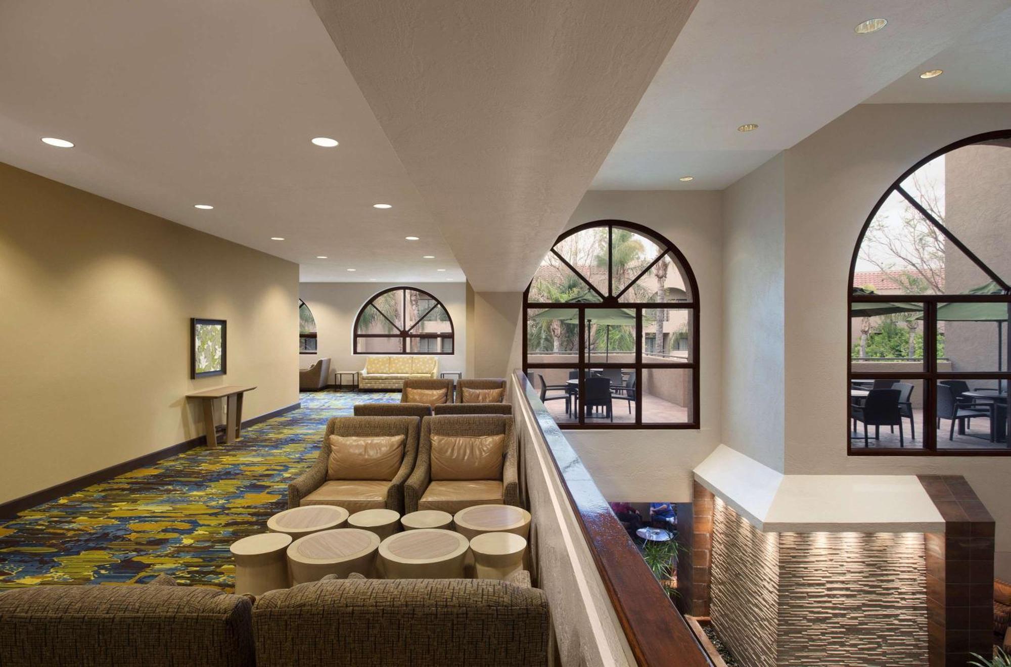 Embassy Suites By Hilton Phoenix Tempe Eksteriør billede
